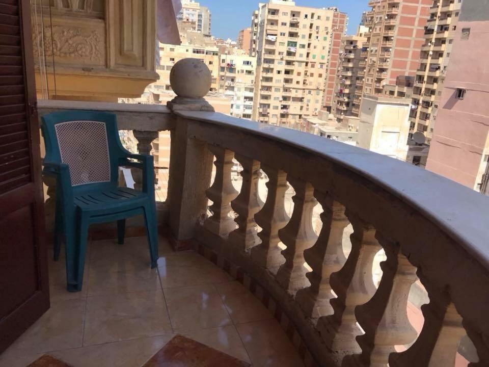 Cozy New 2 Bd Amazing Beach View Next To Hilton Hotel Family Only !العائلات فقط Alexandria Exteriör bild